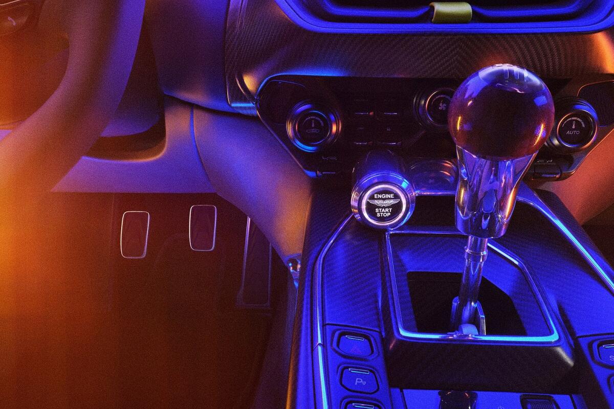 Aston Martin continuerà ad offrire il cambio manuale, ma non su tutti i modelli - 