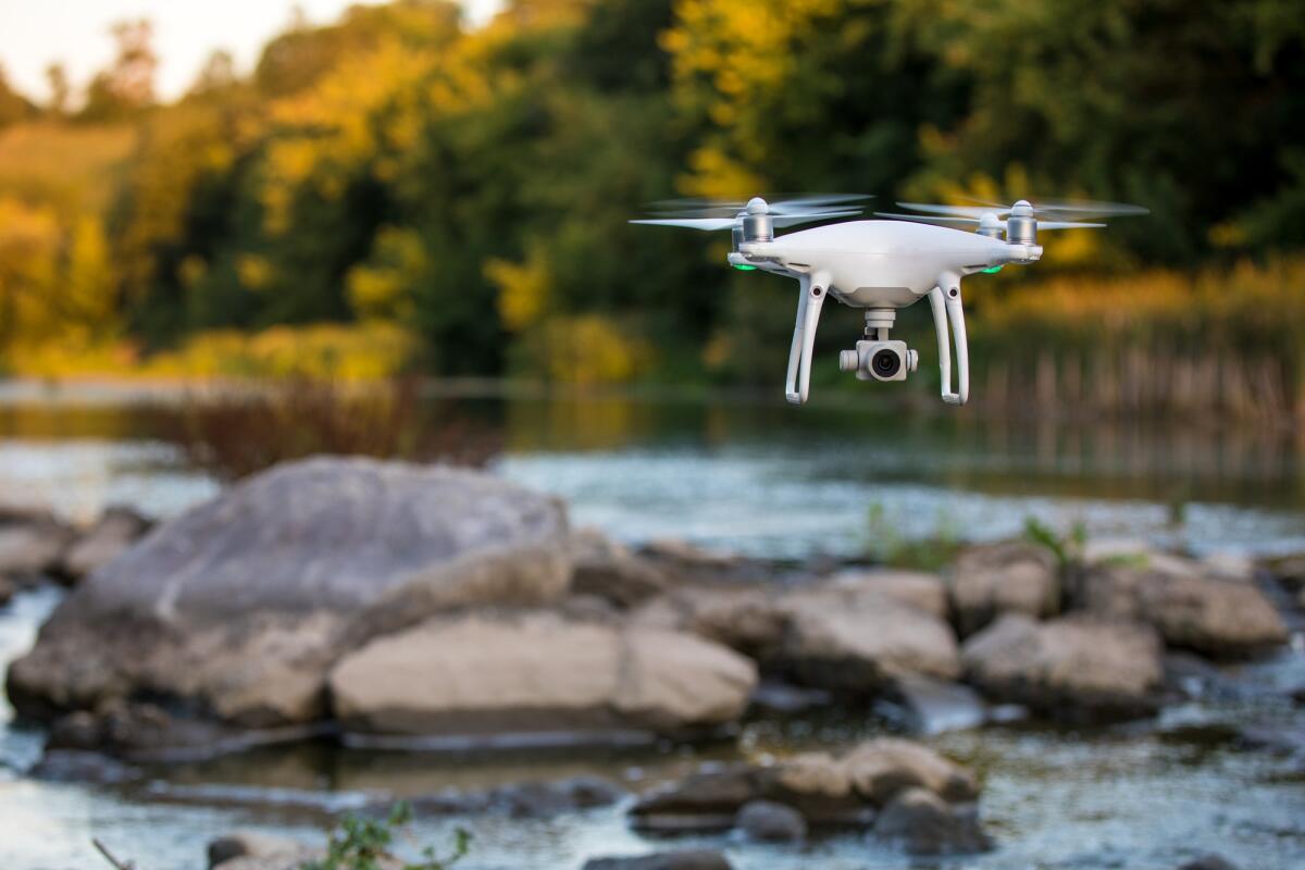 Amazon Italia: consegne con droni MK30 dal 2024 - View of drone flying over river