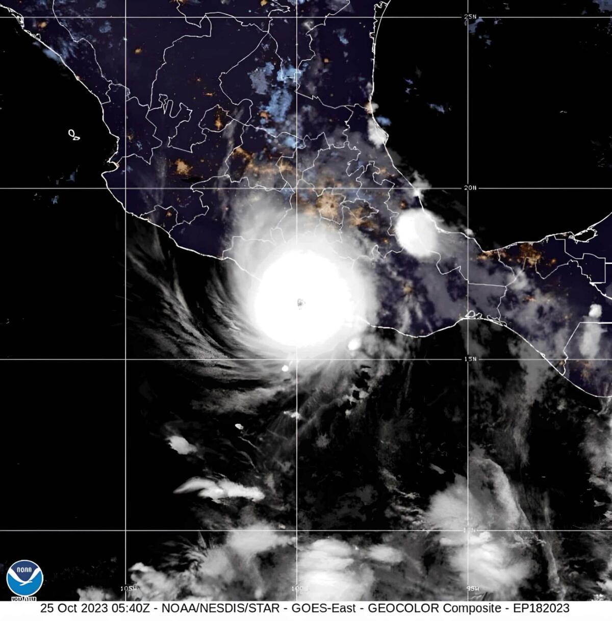 Uragano Otis sfida le previsioni meteorologiche diventando di categoria 5 in meno di 24 ore - 