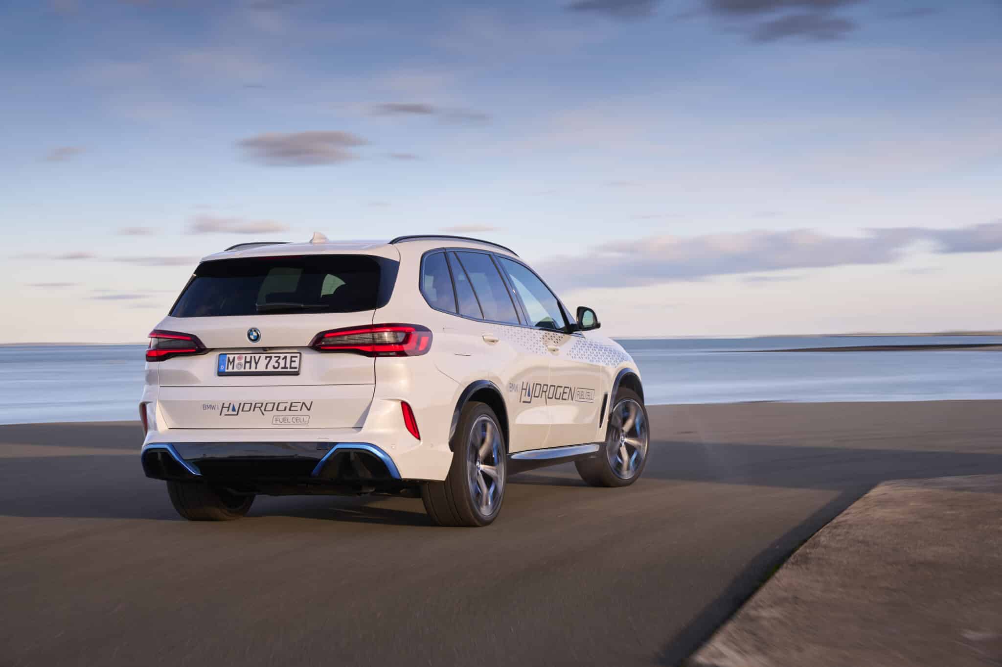 BMW iX5 Hydrogen: le auto ad idrogeno arrivano su strada