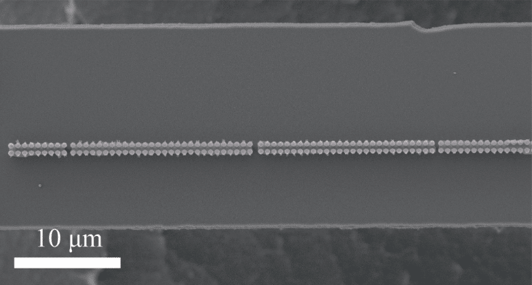 Credits - Nature Mostriamo una vista dall'alto dei primi 50 μm della struttura dell'acceleratore. Sono chiaramente visibili due brevi salti APF di 120° e un salto lungo di 240°. Le macrocelle sono leggermente colorate rispettando il codice colore.