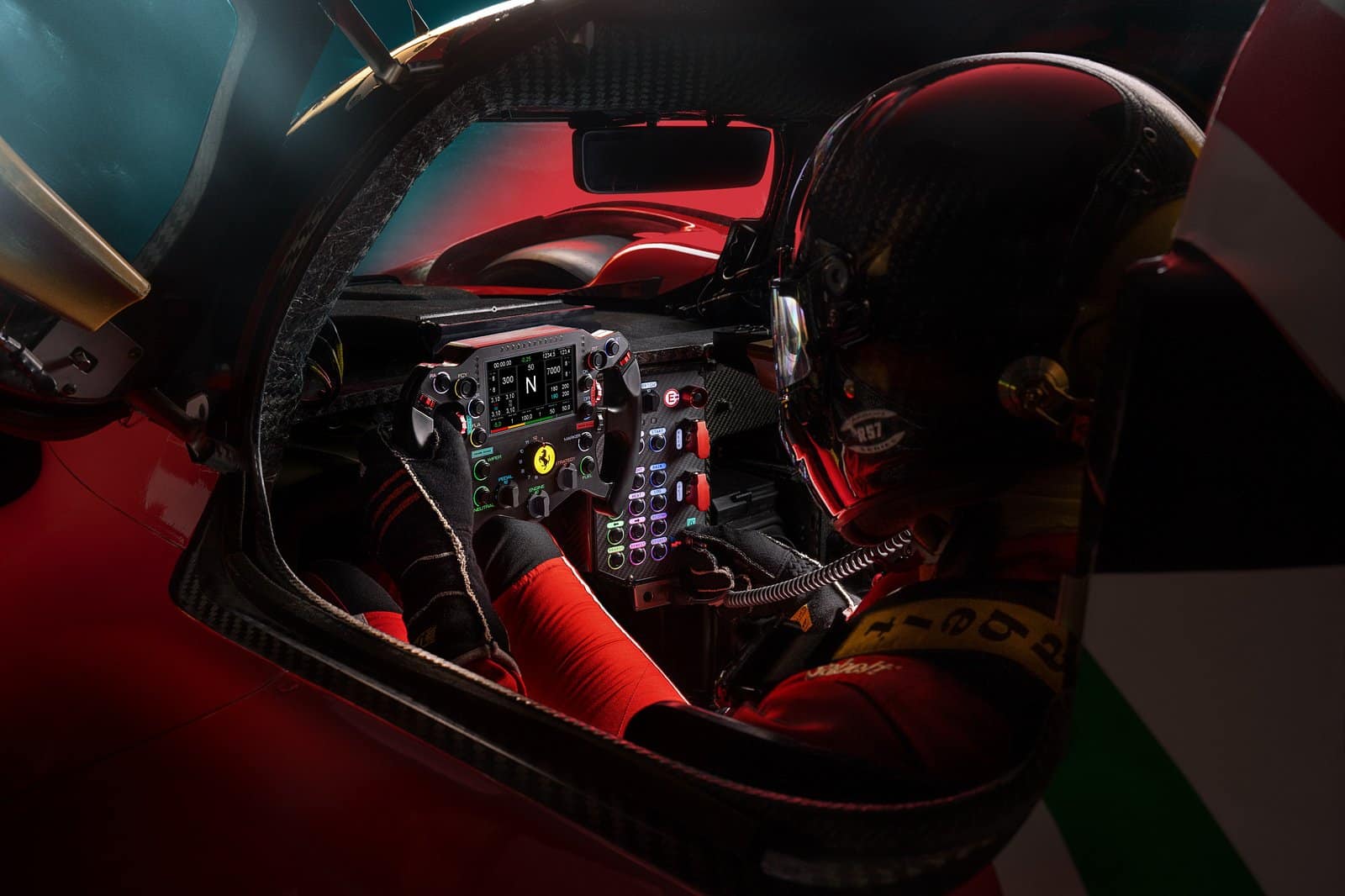 L'abitacolo della 499P Modificata - Credits: Ufficio stampa Ferrari
