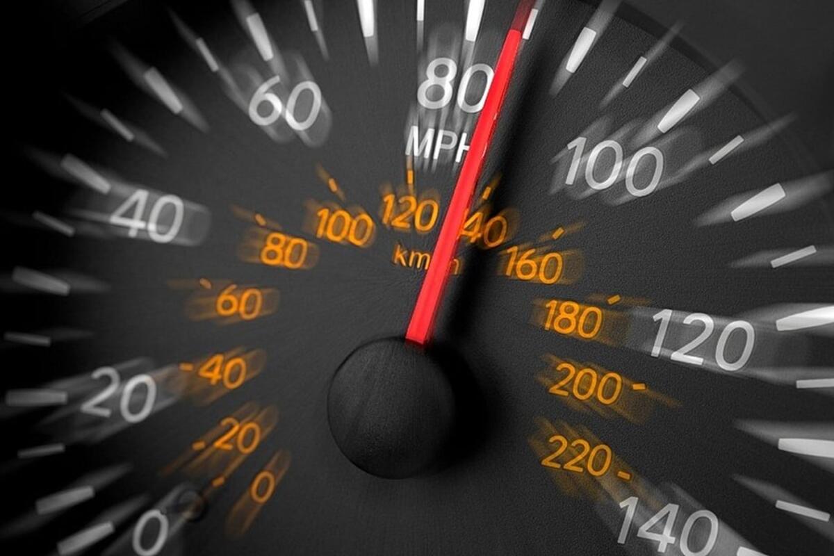 Dagli Stati Uniti si studia la possibilità di installare limitatori di velocità su auto e camion nuovi - 