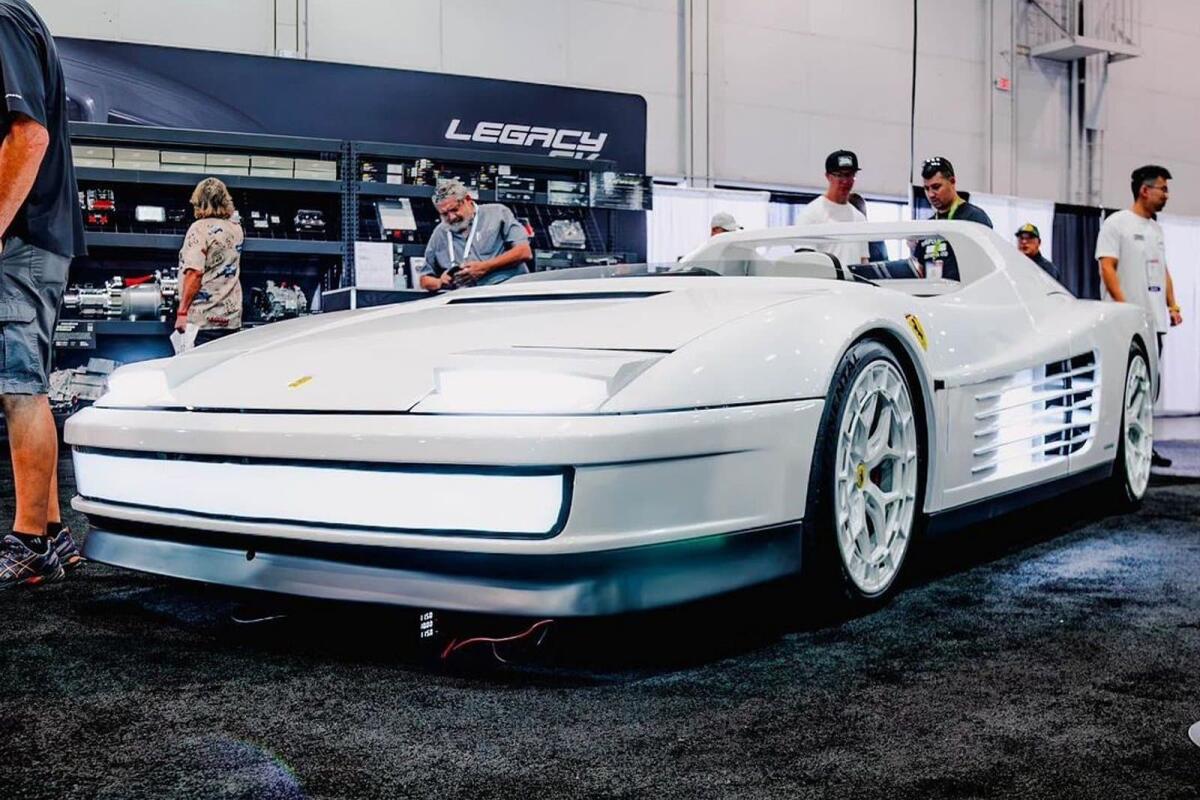 Ferrari Testarossa: al SEMA arriva una variante elettrica molto particolare - 