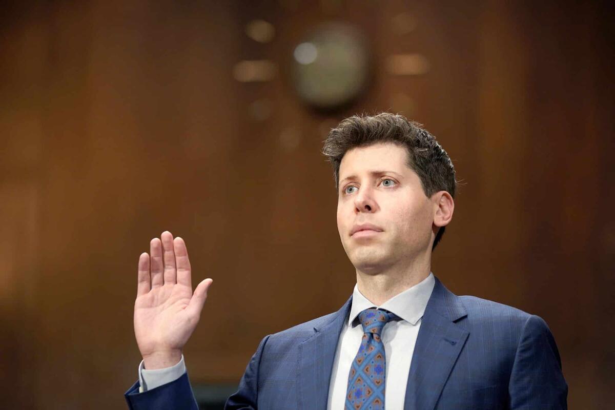 Sam Altman: il CEO di OpenAI è stato licenziato ma potrebbe ritornare - 