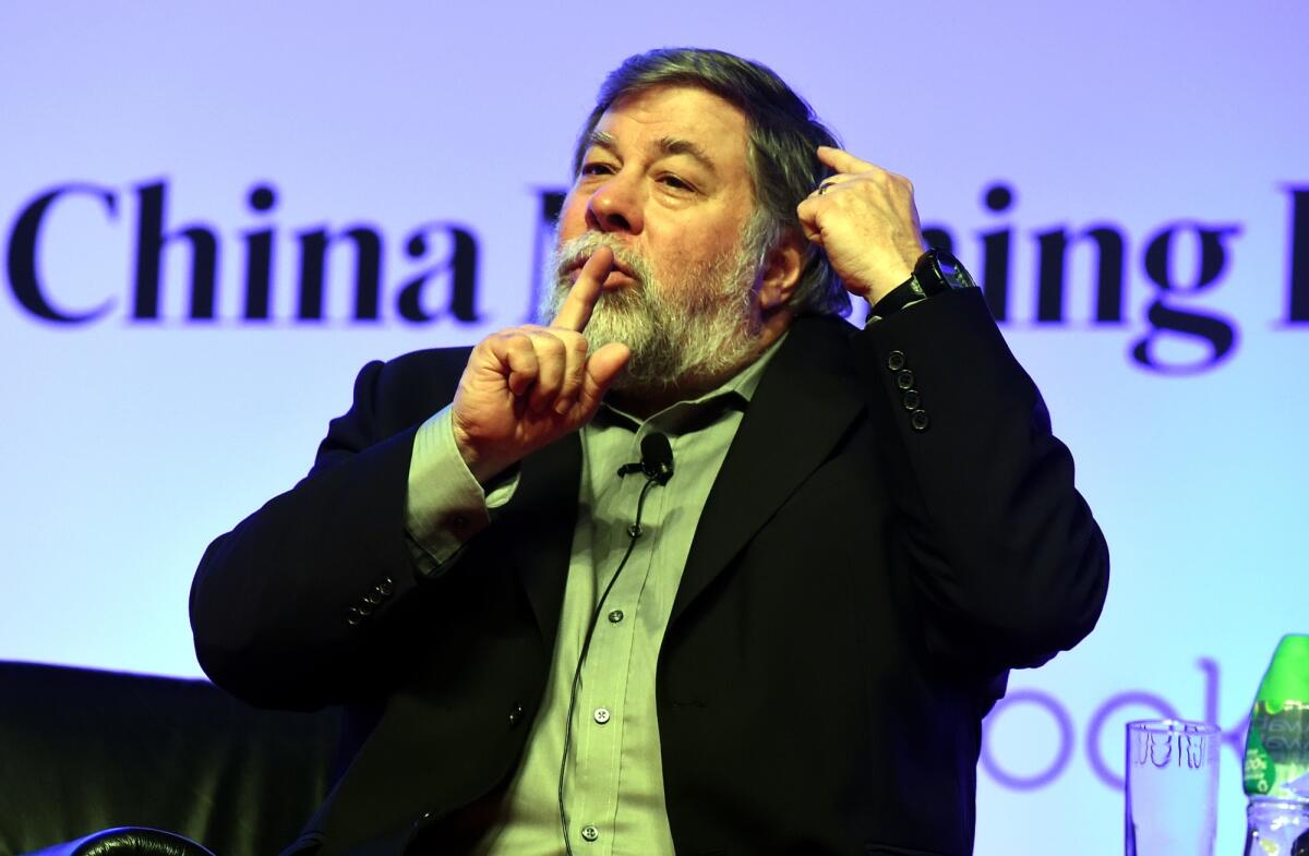 Ricovero d'urgenza per Steve Wozniak, il co-fondatore di Apple - Apple Inc. co-founder Stephen Gary "Steve" Wozniak speaks at the World Business Forum in Hong Kong, China, 2 June 2015.

The first World Business Forum (WBF) Hong Kong opening on Tuesday (2 June 2015) brings together a glittering lineup of leading pe