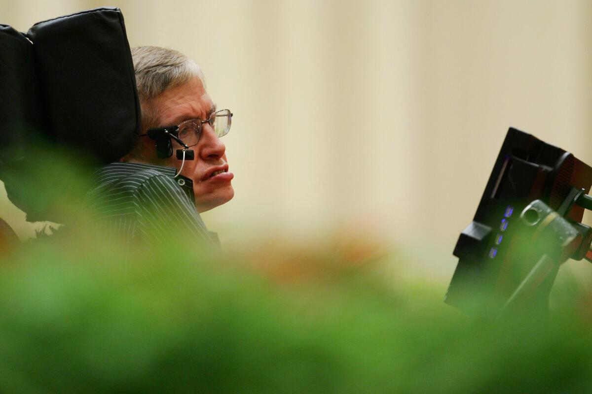 Il percorso universitario insolito di Stephen Hawking - English theoretical physicist and mathematician Stephen Hawking is pictured during the opening ceremony for the 2006 International String Theory Meeting in Beijing, China, 19 June 2006.

Professor Stephen Hawking has died at the age of 76, a spokesma