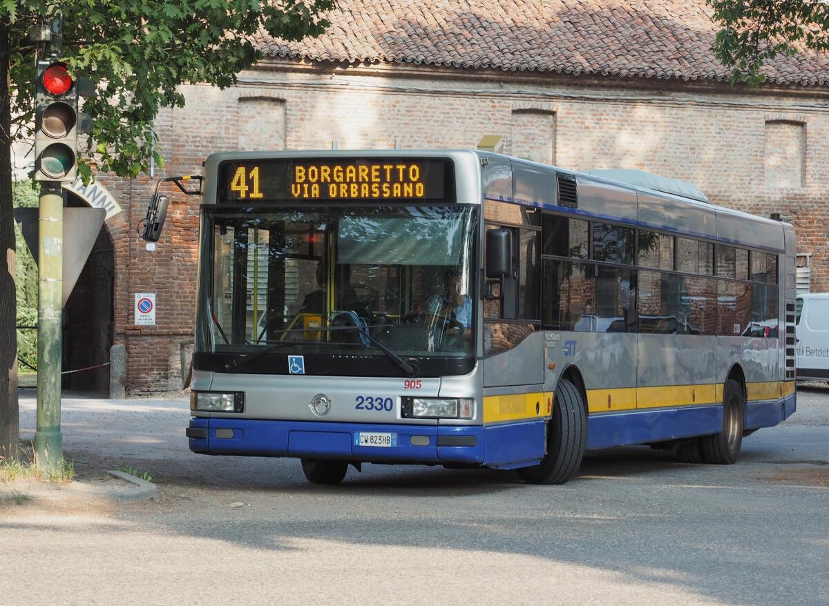 Sciopero nazionale del 17 novembre 2023: ecco i dettagli - TURIN, ITALY - CIRCA SEPTEMBER 2018: Bus public transport, line 41 for Borgaretto via Orbassano
