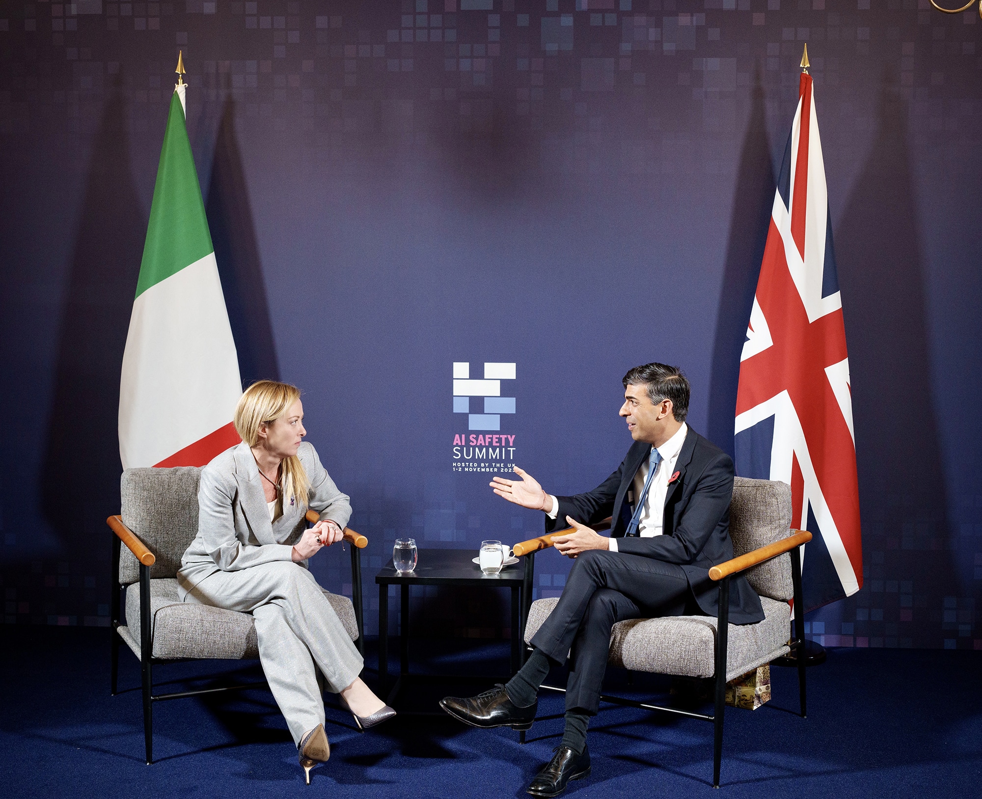 AI summit Londra: Premier italiano e inglese