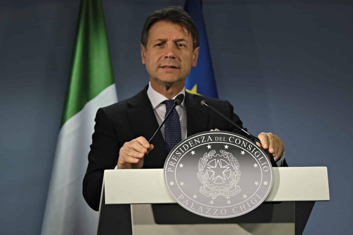 Giuseppe Conte è il parlamentare più "povero" secondo la Dichiarazione dei Redditi consegnata in Parlamento - 