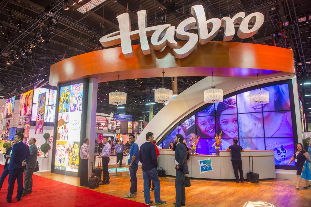 Hasbro: l'azienda di giocattoli prevede un taglio di 1000 posizioni lavorative - LAS VEGAS - JUNE 17 : The Hasbro booth at the Licensing Expo in Las Vegas , Nevada on June 17 2014.  Licensing Expo is the licensing industry's largest annual event