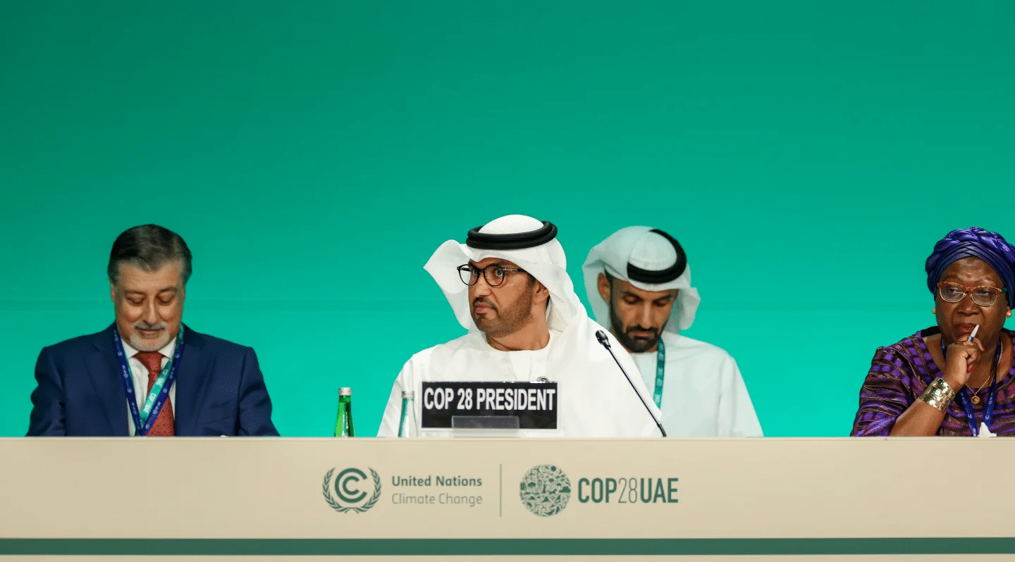 La COP28 a Dubai: conflitto d'interessi o passo verso il cambiamento?
