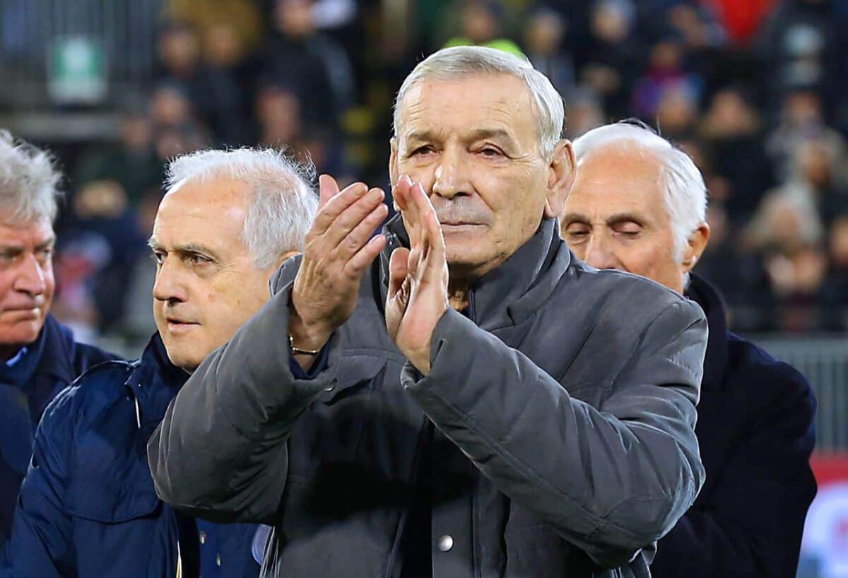 Gigi Riva è morto: il più prolifico attaccante della storia della nazionale aveva 79 anni - 