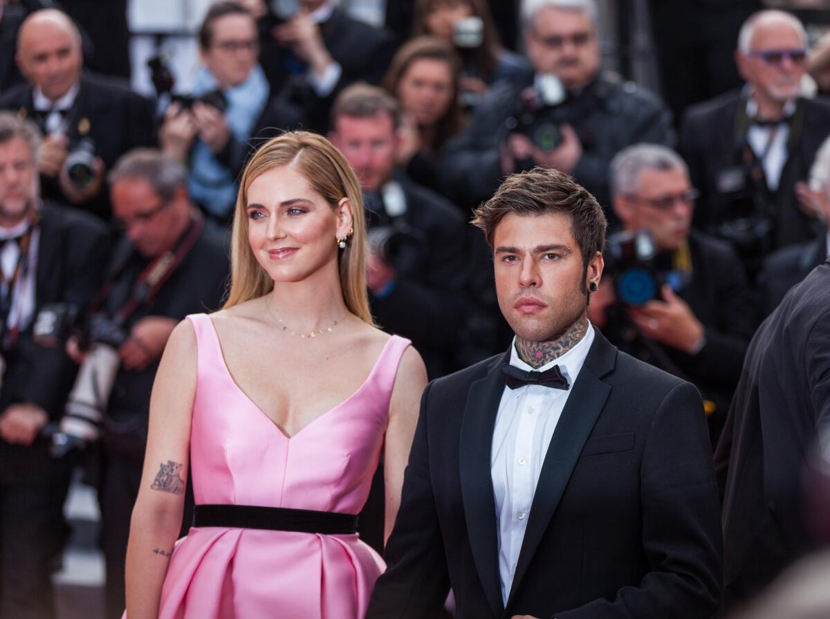 Chiara Ferragni e la crisi degli sponsor: Coca-Cola sospende lo spot - CANNES, FRANCE - MAY 13, 2018:  Chiara Ferragni and Federico Leonardo Lucia aka Fedez attend the screening of 'Sink Or Swim (Le Grand Bain)' during the 71st annual Cannes Film Festival