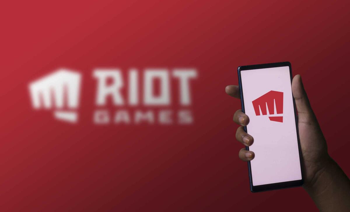 Riot Games: il colosso dietro League of Legends e Valorant licenzia l'11% dei dipendenti - 