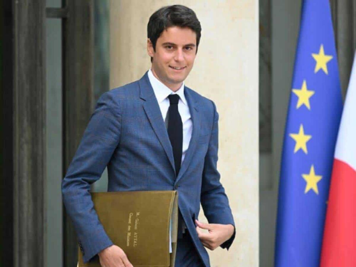Gabriel Attal: il nuovo Primo Ministro francese è il più giovane, ha 34 anni - 