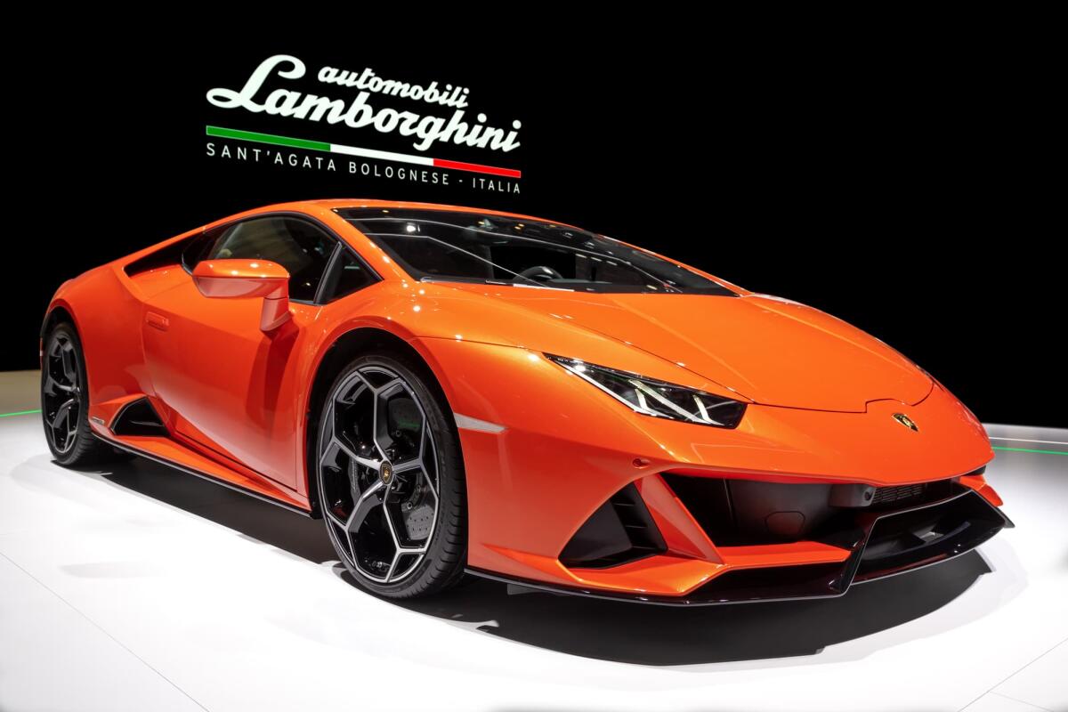 Lamborghini: un finanziamento pubblico da 100 milioni per puntare sull'elettrico - Lamborghini Huracan EVO Spyder sports car at the 89th Geneva International Motor Show. Geneva, Switzerland - March 5, 2019.