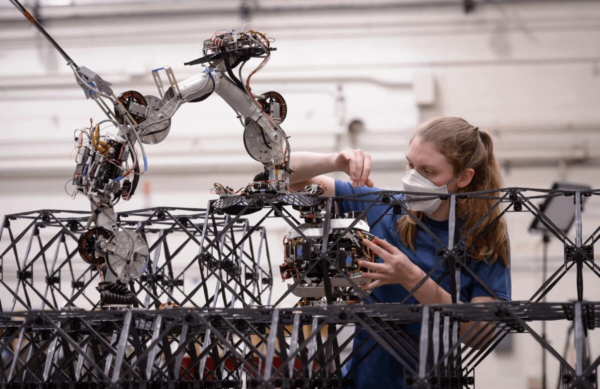 ARMADAS: robot autonomi e blocchi strutturali per le future costruzioni extraterrestri - 