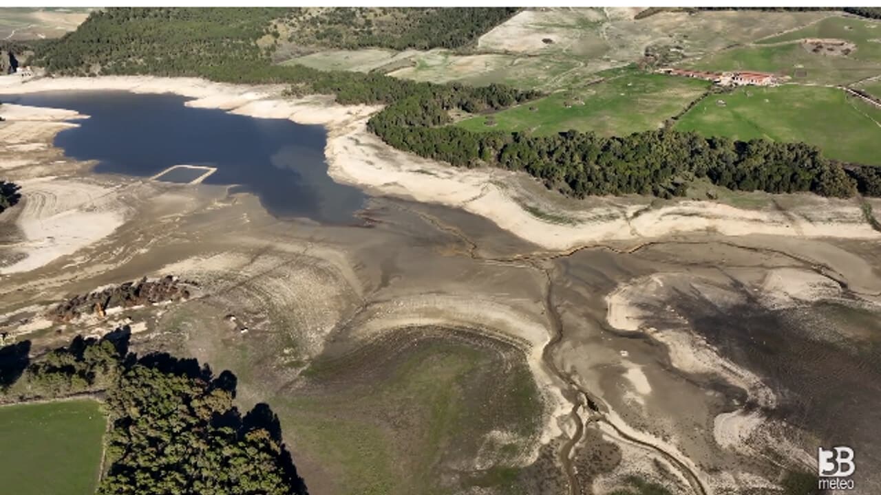 Lago Fanaco in provincia di Palermo, quasi prosciugato. Fonte: 3B Meteo