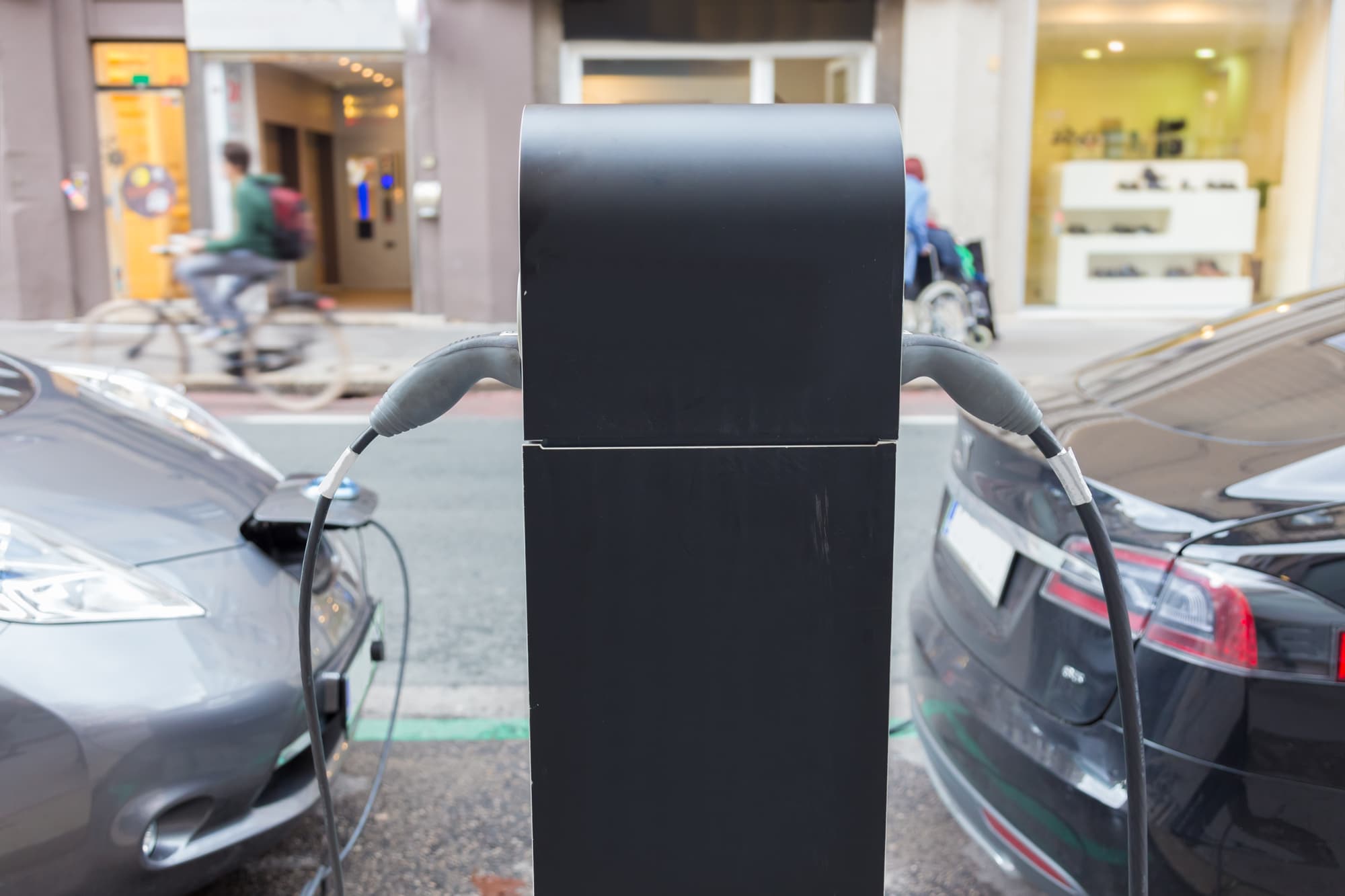 Il Regno Unito invita a usare con cautela il termine "emissioni zero" nelle campagne pubblicitarie automobilistiche