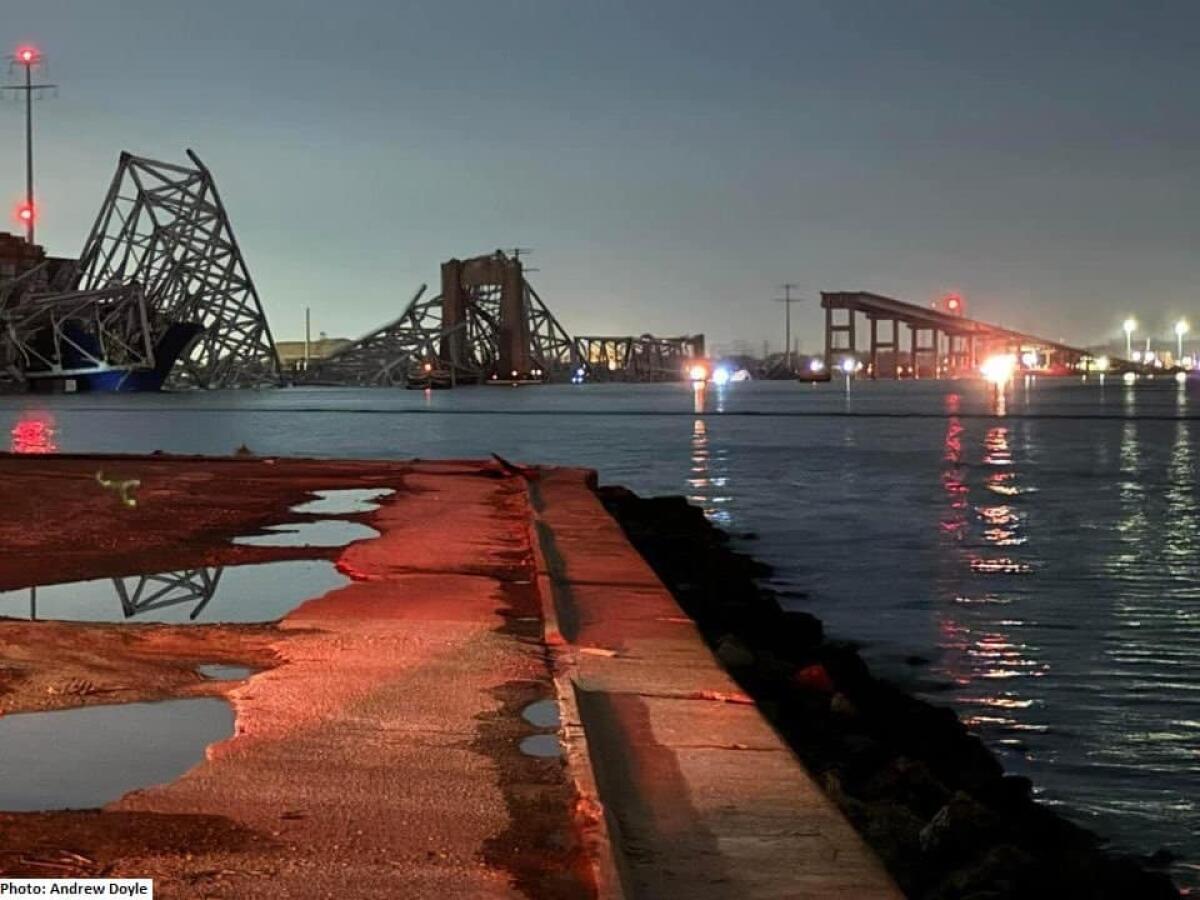 Il ponte Francis Scott Key a Baltimora collassa dopo l'impatto con una nave: cosa è successo - 