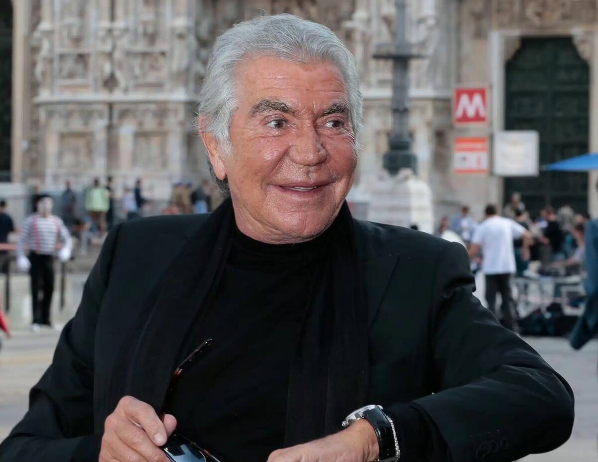 Roberto Cavalli è morto: lo stilista fiorentino aveva 83 anni - 