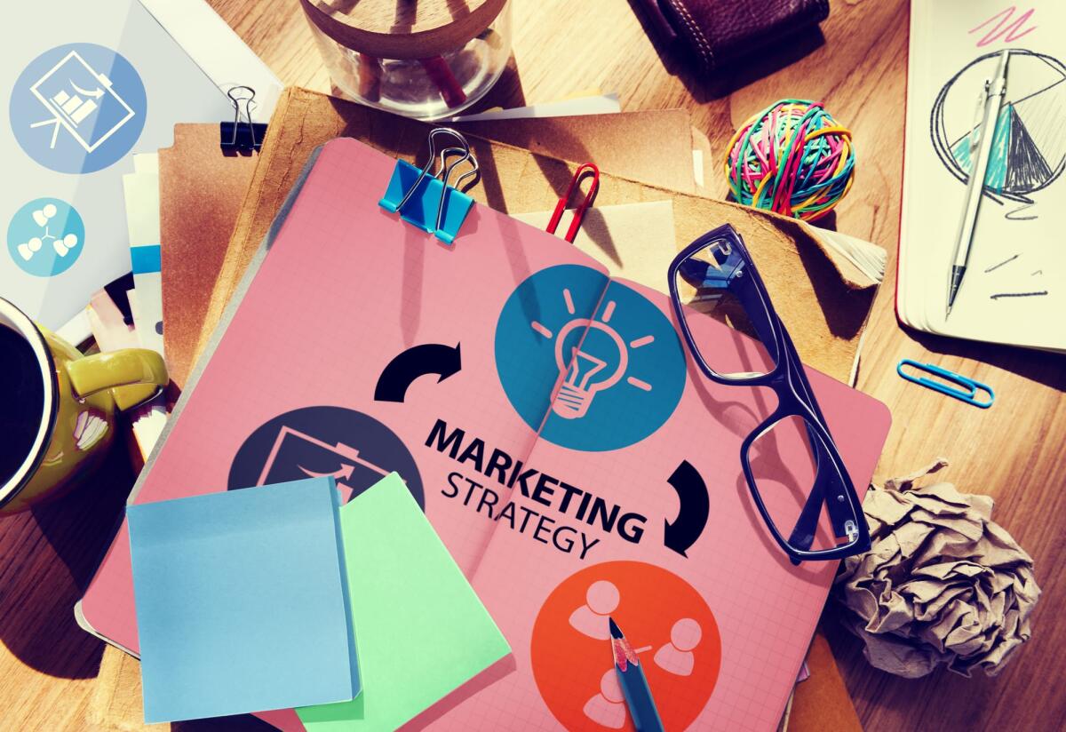 La scienza del marketing: trucchi psicologici comuni - Marketing Strategy Branding Commercial Advertisement Plan Concept