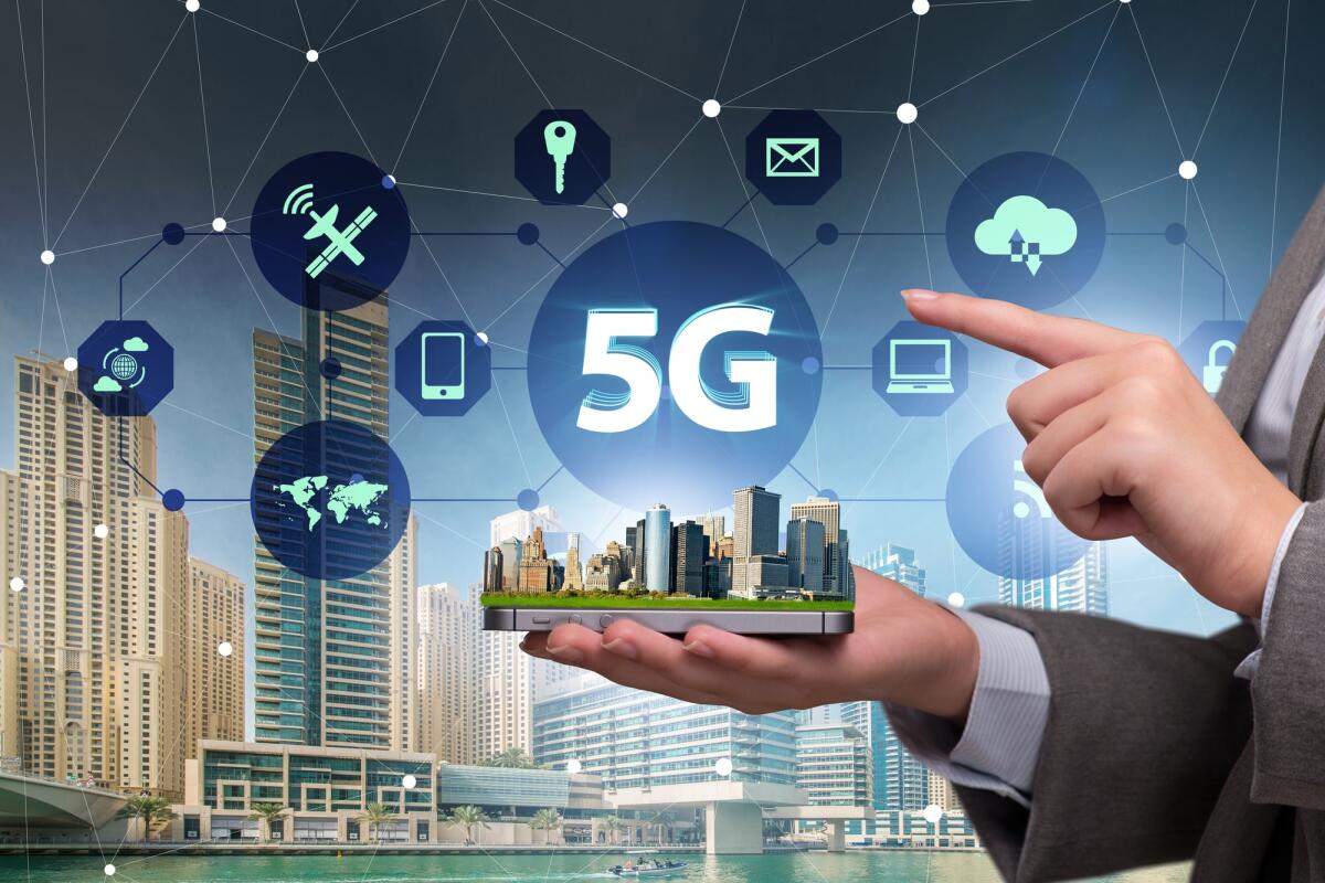 L'Italia innalza i limiti dei campi elettromagnetici per potenziare la 5G economy e la competitività nazionale - 5g concept of internet connection technology