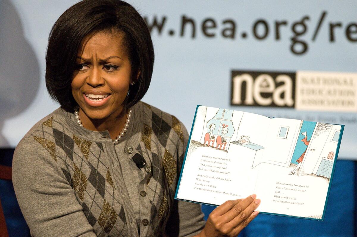 Stephen A. Smith: Michelle Obama sconfiggerebbe "senza dubbio" Donald Trump alle prossime elezioni - First Lady Michelle Obama at a public appearance for National Education Association (NEA) Read Across America Day Kick Off, Library of Congress, Washington, DC March 2, 2010. Photo By: Stephen Boitano/Everett Collection