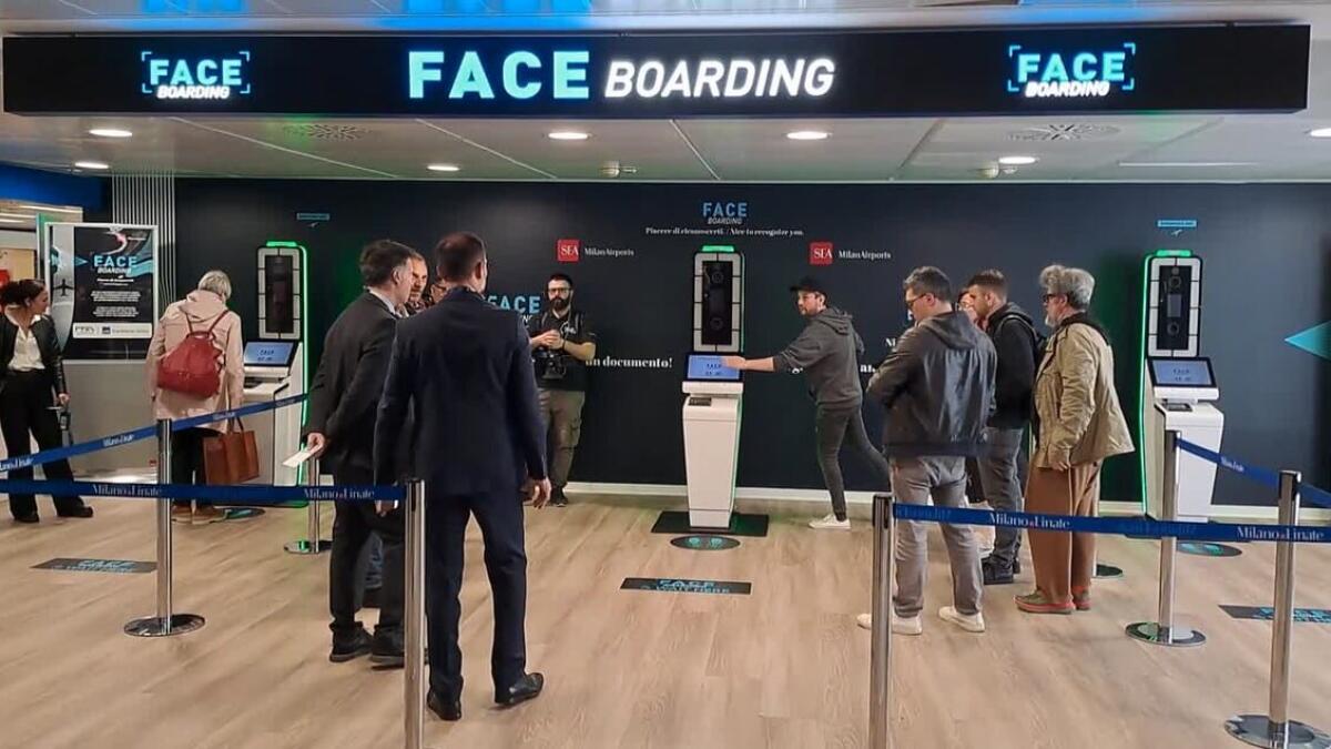 L'aeroporto Milano Linate è il primo in Italia ad adottare il FaceBoarding: come funziona il controllo senza documenti - 