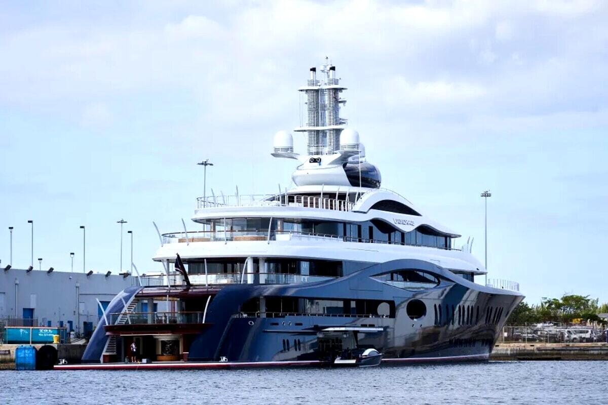 Il nuovo Yacht di Mark Zuckerberg: un palazzo galleggiante da 300 milioni di dollari - 
