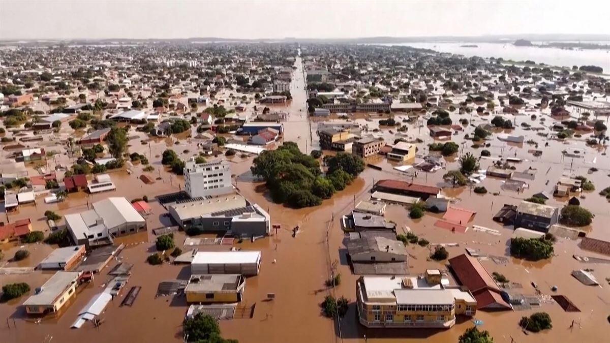 Inondazioni in Brasile: oltre 100 vittime e migliaia di sfollati - 