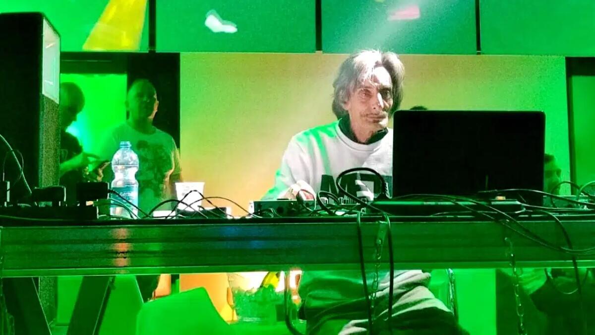 Francesco Principato è morto: il noto DJ Franchino e vocalista aveva 71 anni - 