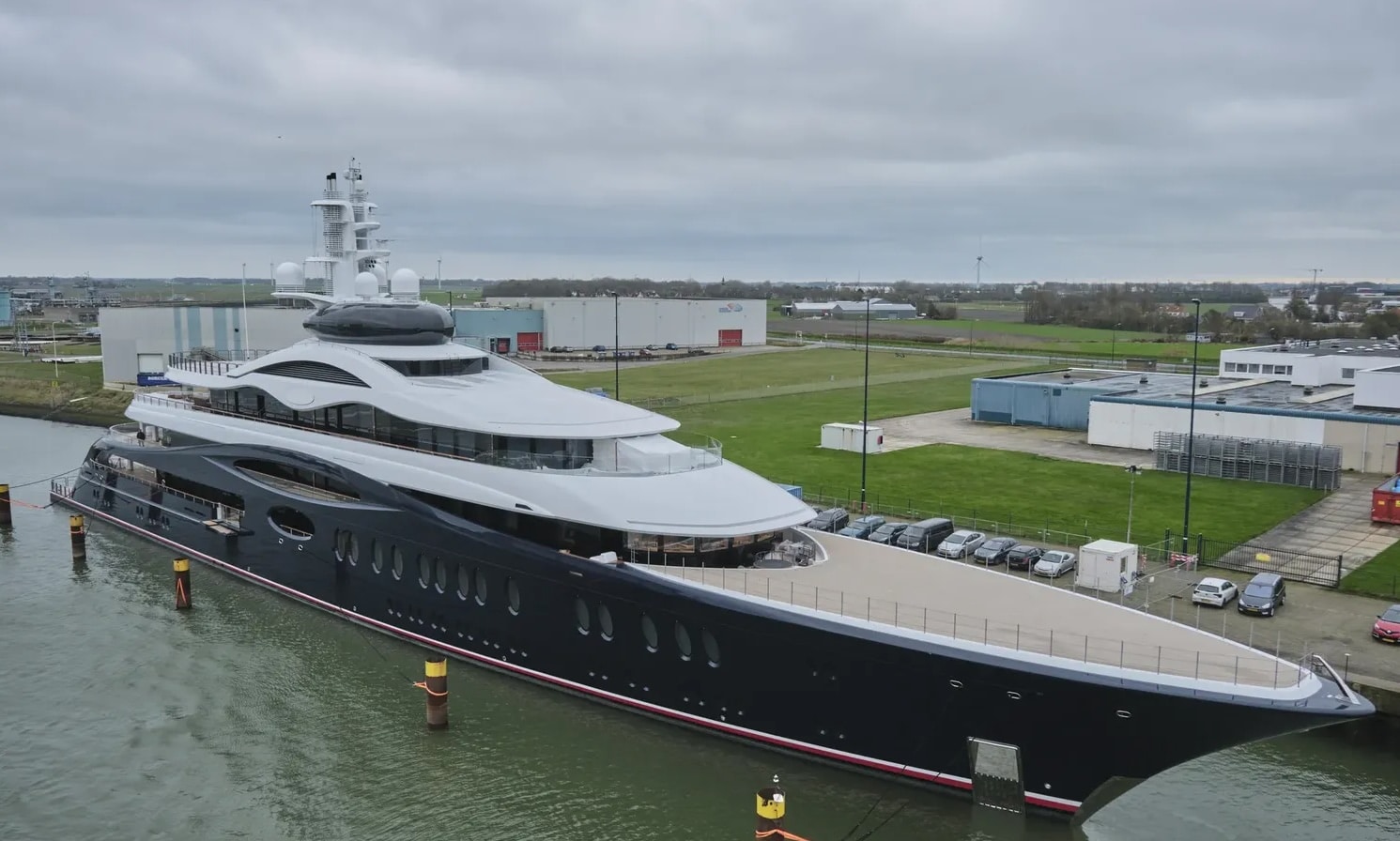 Il nuovo Yacht di Mark Zuckerberg: un palazzo galleggiante da 300 milioni di dollari