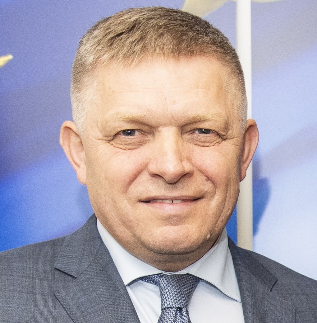 Il primo ministro della Slovacchia, Robert Fico, è stato ferito durante un attentato. È successo a Handlova