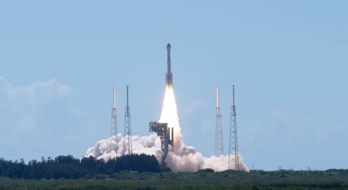 Starliner di Boeing è decollata con successo: è il suo primo volo con equipaggio verso la ISS - 