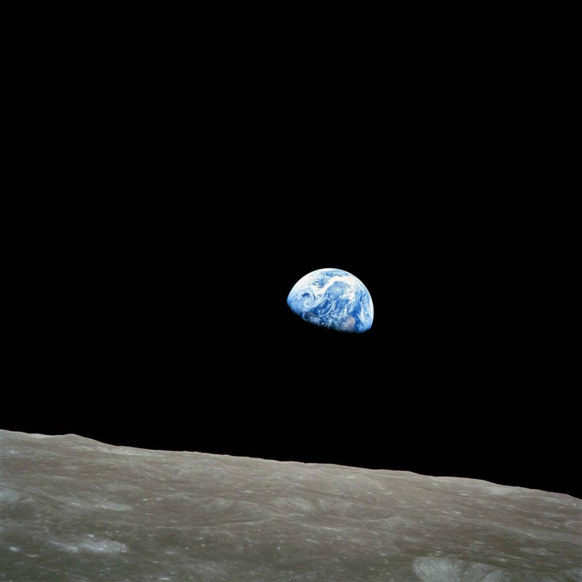 William Anders è morto in un incidente aereo: l’astronauta della NASA che scattò l'iconica foto "Earthrise" aveva 90 anni - 