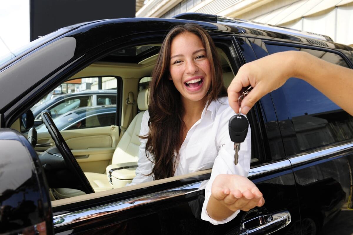 Auto di proprietà e noleggio a lungo termine: chi vincerà la sfida? - 