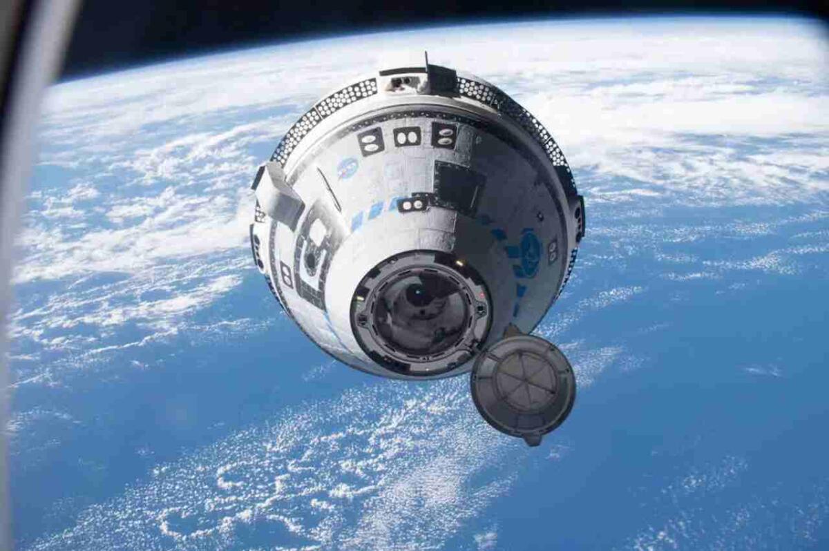 NASA e Boeing posticipano l'atterraggio di Starliner per problemi ai propulsori - 