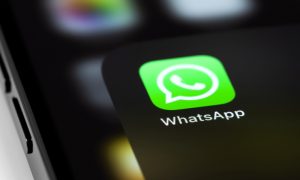 WhatsApp su un dispositivo mobile - www.aerospacecue.it