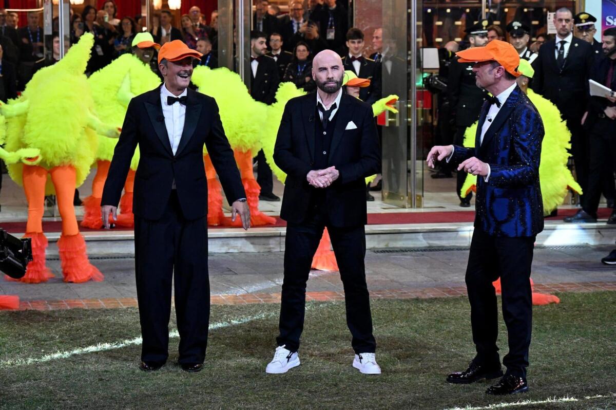 Multa Agcom, la Rai sanzionata per le scarpe di Travolta - 