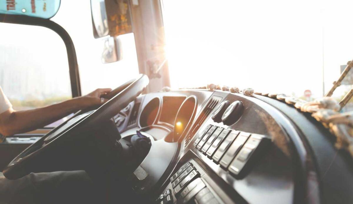 Diventare autisti di autobus: quando ti abilitavano la D solo facendo l'anno obbligatorio di leva - Diventare autisti di autobus: quando ti abilitavano la D solo facendo l'anno obbligatorio di leva (Pixabay foto) - www.vehiclecue.it