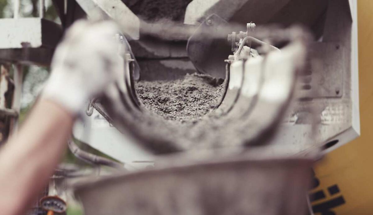 Creare cemento dai fanghi di scarto: la nuova idea dal Politecnico di Torino - Creare cemento dai fanghi di scarto: la nuova idea dal Politecnico di Torino (Pixabay foto) - www.buildingcue.it
