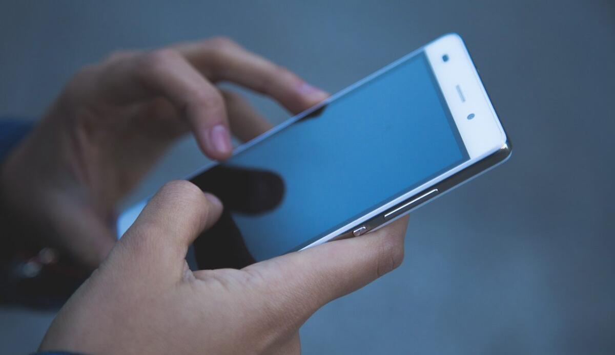 Attenzione a questi 5 segnali: il tuo smartphone ti lascerà a breve | Metti al sicuro i tuoi dati - Attenzione a questi 5 segnali: il tuo smartphone ti lascerà a breve | Metti al sicuro I tuoi dati (foto Pixabay) - www.systemscue.it