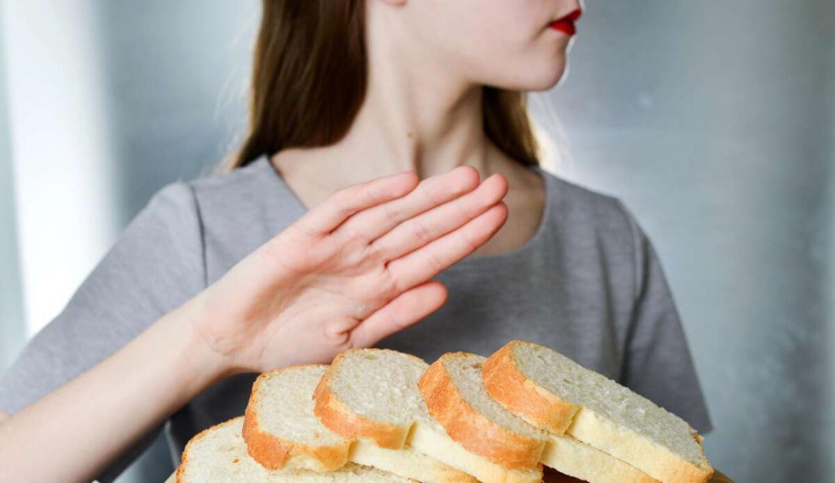 I primi sintomi della celiachia: come sapere se sei intollerante al glutine - I sintomi della celiachia (Depositphotos foto) - www.biomedicalcue.it
