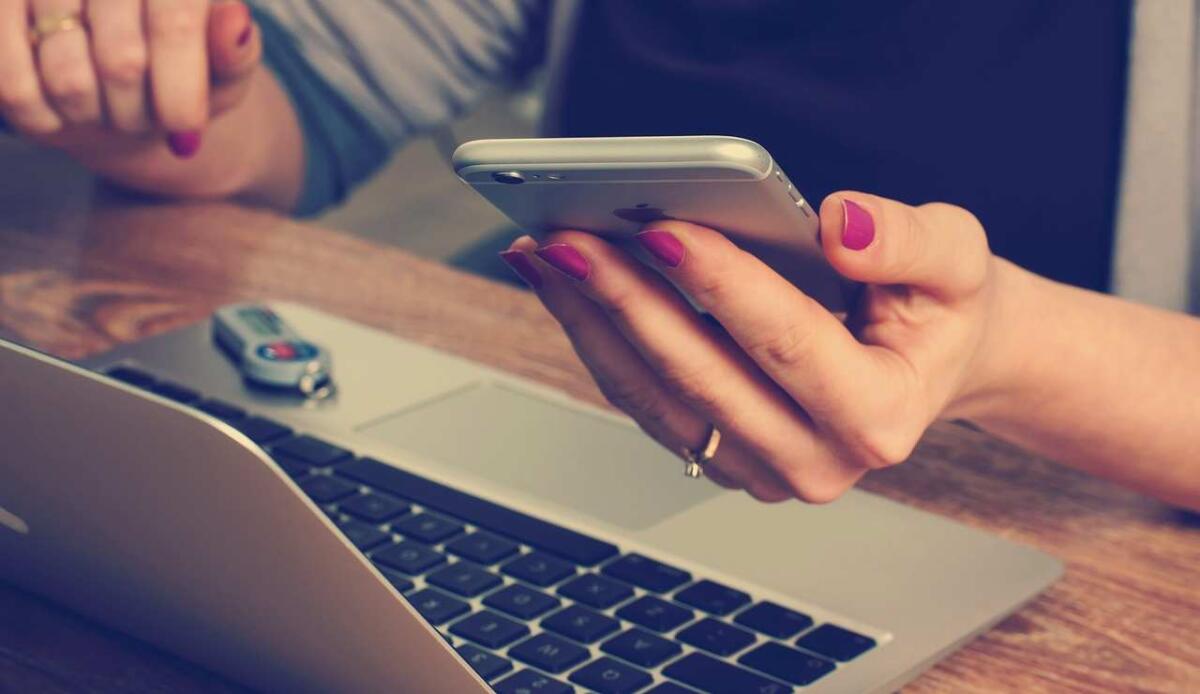 Come usare la tecnologia per scoprire se il tuo partner ti sta ingannando - Come usare la tecnologia per scoprire se il tuo partner ti sta ingannando (Pixabay foto) - www.systemscue.it
