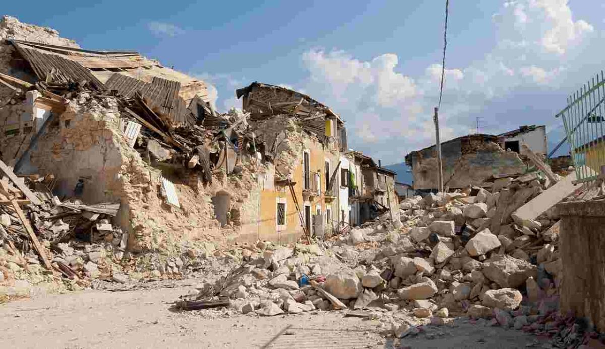 Sono 69 i crolli registrati nelle scuole italiane nell'ultimo anno - Sono 69 i crolli registrati nelle scuole italiane nell'ultimo anno (Pixabay FOTO) - www.buildingcue.it