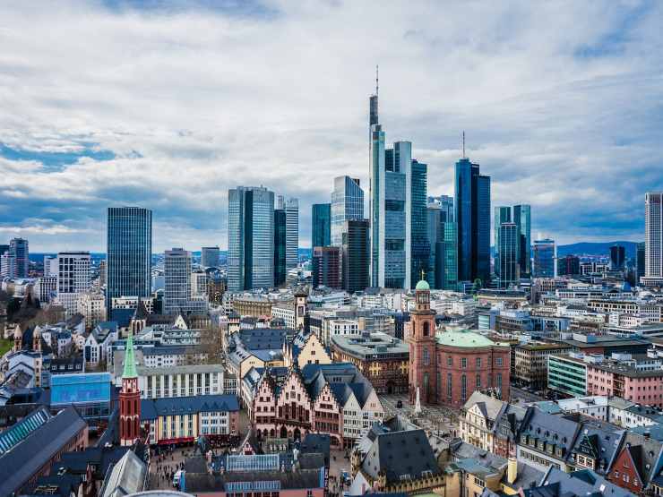Unicredit Francoforte (Pixabay) www.financecue.it
