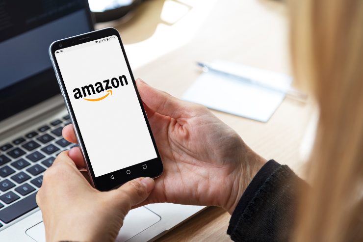 Amazon decide di sospendere lo smartworking (Depositphotos foto) - www.managementcue.it