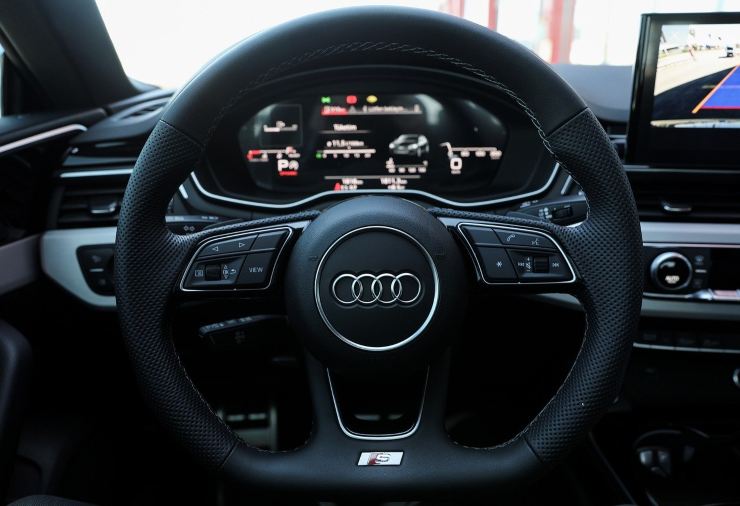 Guidare l'auto senza il volante ma tramite uno schermo grazie a un concept cinese (foto Pixabay) - www.vehiclecue.it